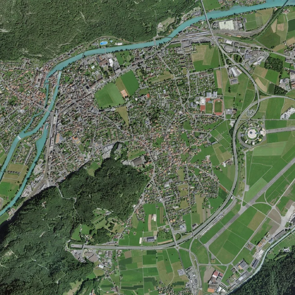 Luftbildkarte von Matten und Interlaken mit dem Standort an der Hauptstrasse 39